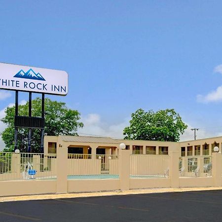 White Rock Inn San Marcos Exteriér fotografie